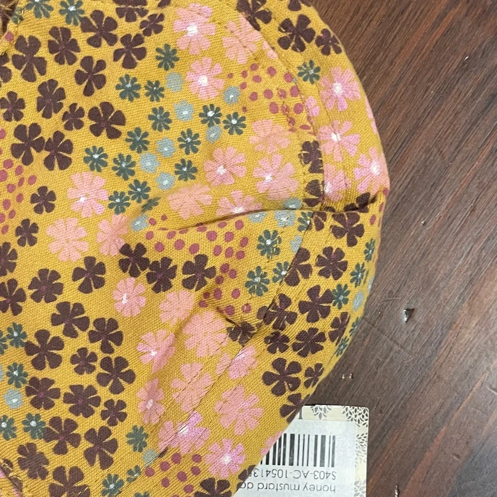 NWT kate quinn Mustard Yellow Flight Hat with Ditsy Daisy Accents, 3-6 months